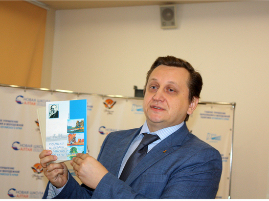 Министр образования и науки Алтайского края прочитает текст «Тотального диктанта» в барнаульской школе