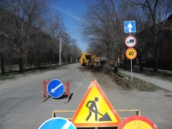 В Волжском ремонтируют дорогу на улице 19-го Партсъезда В Волжском ремонтируют дорогу на улице 19-го Партсъезда