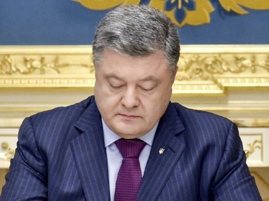 Порошенко напомнил украинцам о "российской угрозе"