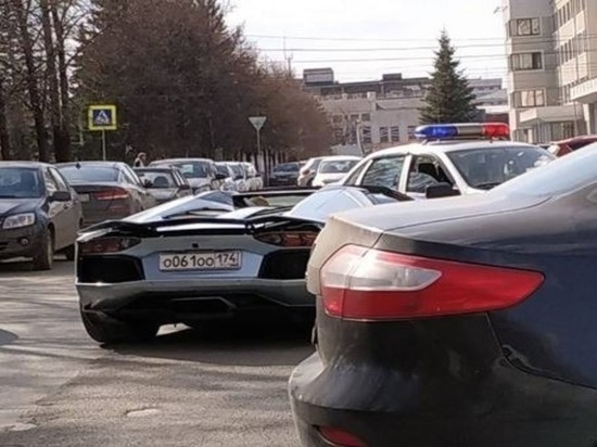 Виновником аварии в Челябинске с участием автомобиля Lamborghini Александра Аристова стал водитель Renault Logan