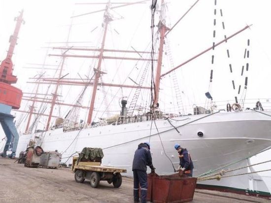 «Вслед за Эстонией»: Польша не пустила российский парусник «Седов» в свои территориальные воды