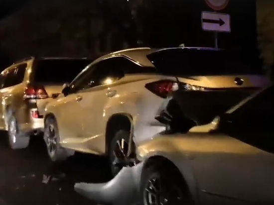 Два люксовых авто попали в ДТП в центре Читы