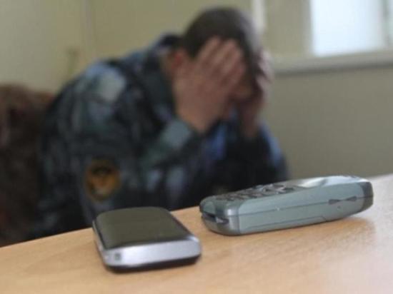 Сотрудник цивильской колонии пронес на зону три телефона Сотрудник цивильской колонии пронес на зону три телефона