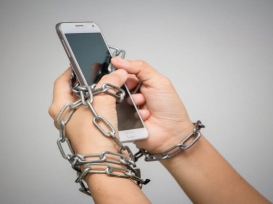 Тамбовский пенсионер украл мобильник у студента в поликлинике
