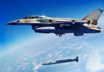 Как сообщает военный аналитик Бабак Тагвей, F-16 Fighting Falcon израильских ВВС в ходе последних ударов по территории Сирии мог применить новейшую сверхзвуковую ракету Rampage класса «воздух-поверхность»