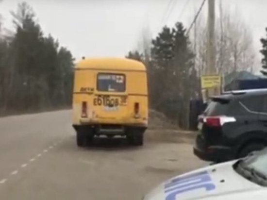Пьяный водитель школьного автобуса в Маркова вёз детей на занятия