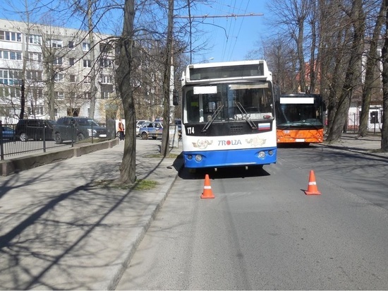 В Калининграде при торможении автобуса пострадала пенсионерка