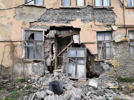 В Тульской области развалился жилой дом - фото