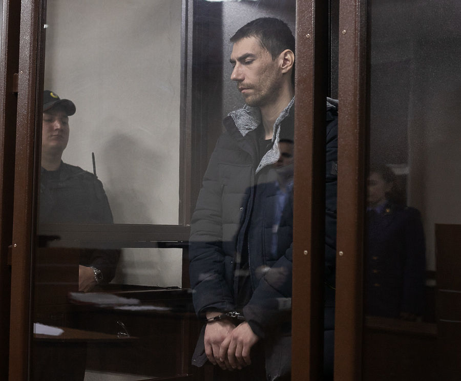 Родственник погибших пришел за справедливостью на место страшного ДТП в Барнауле: виновному дали 8,5 лет поселения