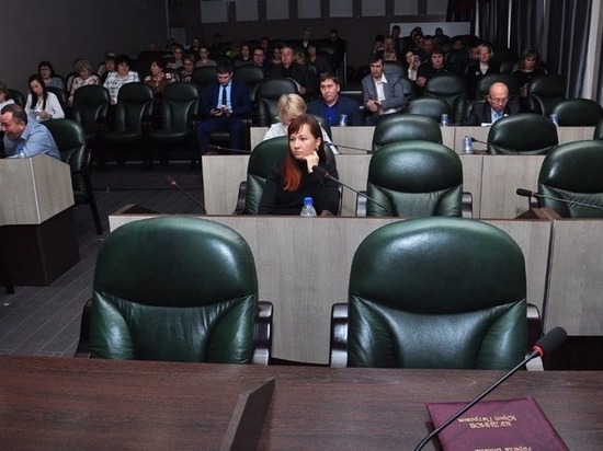 Два бийских депутата сложили полномочия Два бийских депутата сложили полномочия