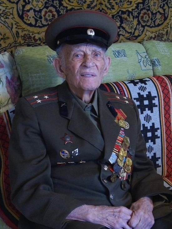 В Калуге поздравили со 105-летием ветерана Александра Пашковского