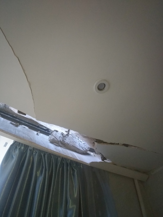 В доме на улице Радищева крыша рухнула в квартиру