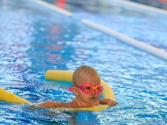 Барнаульские груднички поборются за спортивные разряды по плаванию