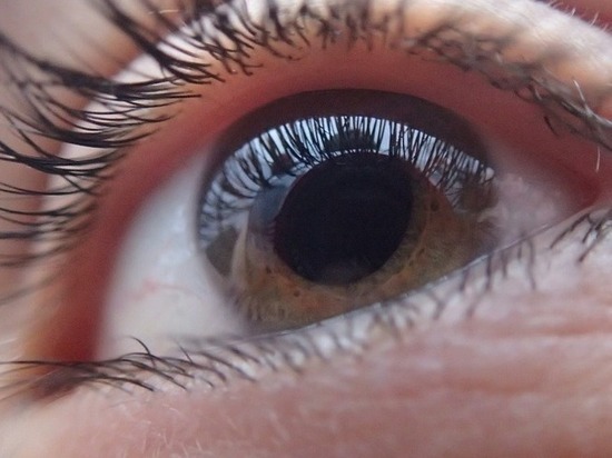 Тюменские офтальмологи спасли зрение пациентке с генетическим заболеванием