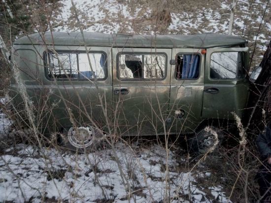 В Тоджинском районе Тувы водитель «таблеки» уснул за рулем и съехал с дороги В Тоджинском районе Тувы водитель «таблеки» уснул за рулем и съехал с дороги