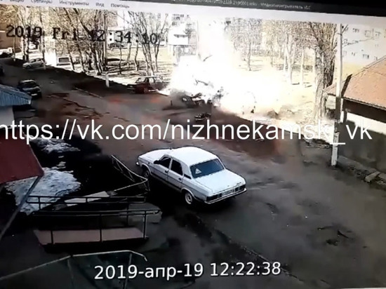 В Нижнекамске взорвался автомобиль с водителем внутри