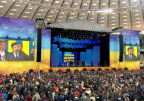В ходе дебатов на стадионе "Олимпийский" Петр Порошенко обвинил Владимира Зеленского в безразличии к делам Украины