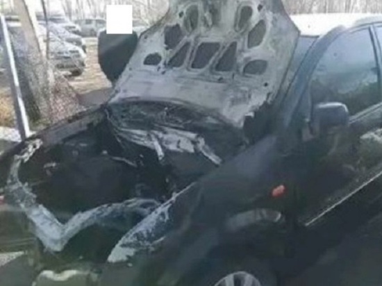 Ford Fusion врезался в ограждение и загорелся в Иркутске
