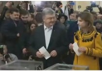 Действующий президент Украины Петр Порошенко проголосовал во втором туре выборов главы государства