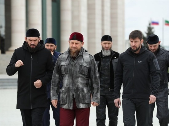 Продукты и 10 млн рублей раздали нуждающимся в Чечне