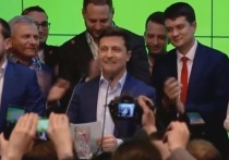 Победу на выборах президента Украины Владимир Зеленский начал отмечать в своем штабе