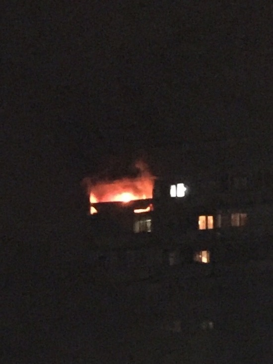В Новокузнецке на Пионерском загорелась квартира