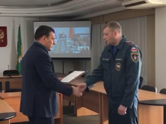 Прыжок с шестого этажа: новокузнечане получили награды за спасение ребёнка на пожаре