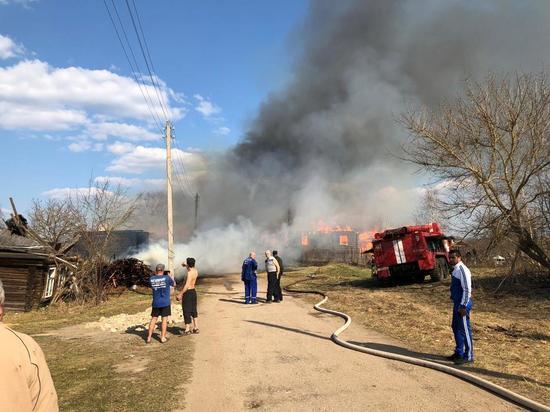 В деревне Тверской области сгорели пять домов