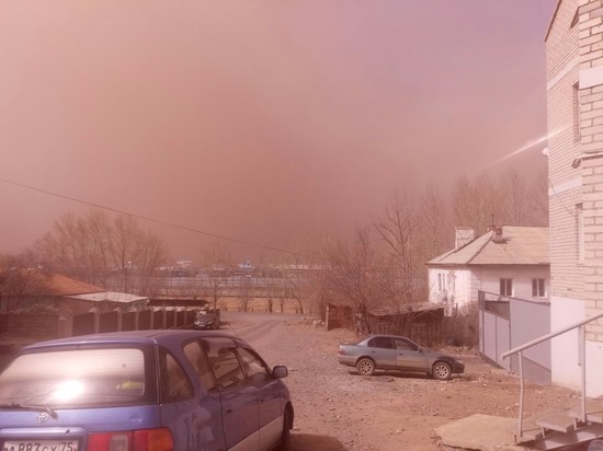 Жители Забайкальска жалуются на пыльные бури и гарь в воздухе