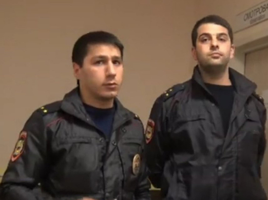 Полицейские в Сочи на камеру задержали и избили блогера за слово «мусора»