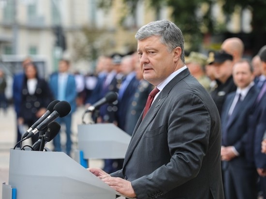 Киевский суд потребовал импичмента и возбуждения дела против Порошенко