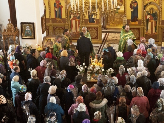 В православных храмах Тувы в предпасхальную неделю много верующих