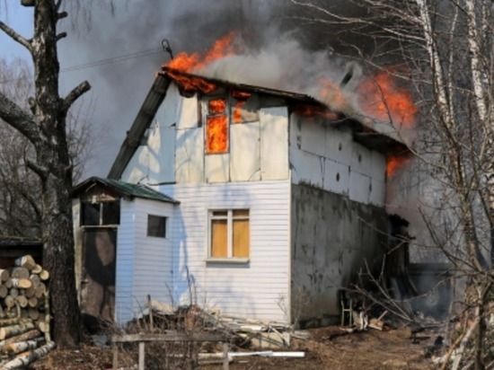 На Смоленщине в пожаре в частном доме пострадала 81-летняя женщина