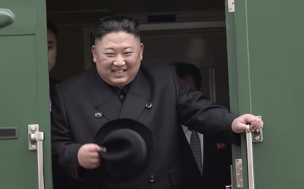 Няша Ким Чен Ын: кадры визита в Россию и супер-шляпа