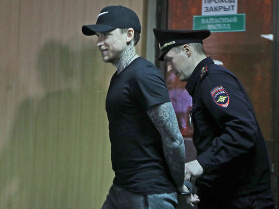 Мамаев заболел и не может отвечать на вопросы в суде Мамаев заболел и не может отвечать на вопросы в суде