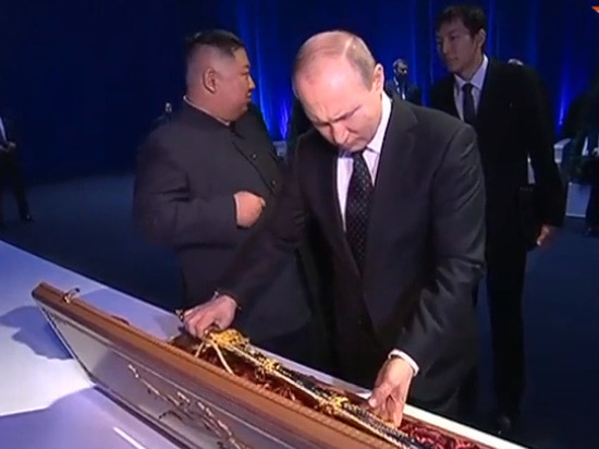 Ким Чен Ын подарил Путину меч, олицетворяющий силу и душу