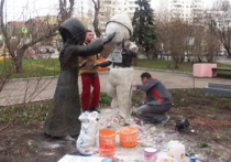 Точную копию мальчика из скульптурной композиции, посвященной русско-немецкой дружбе, придется изготовить московским специалистам