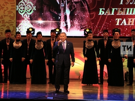 Рустам Минниханов поздравил татарстанцев с Днем родного языка