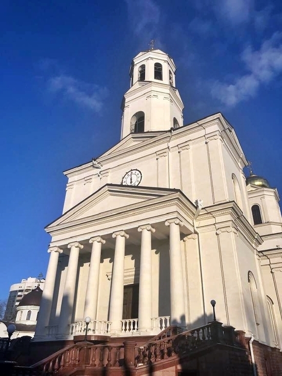Праздничное богослужение пройдет во всех 650 церквях Крыма, и впервые - в верхнем храме Александро-Невского собора.