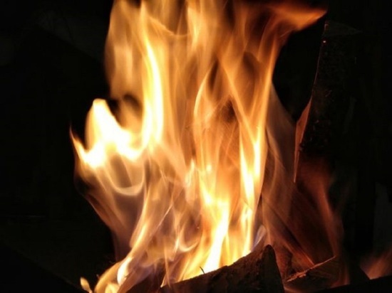 В Ярославле в пожаре заживо сгорел человек