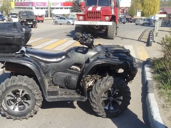 Квадроцикл с людьми опрокинулся в Кондрово