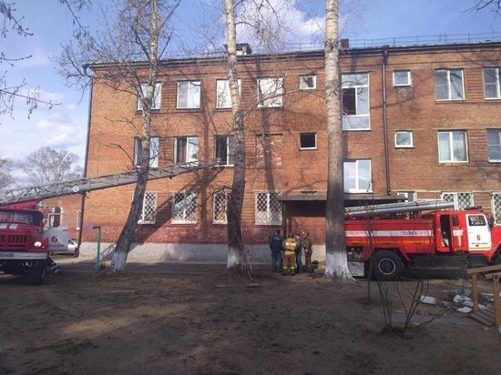 Из-за пожара в Шелехове эвакуировали 56 воспитанников детдома