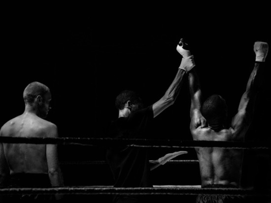 В Киселёвске прошли показательные бои по тайскому боксу в рамках профессионального турнира