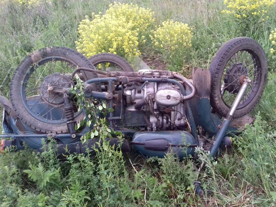 Пенсионер перевернулся на мотоцикле в Тверской области и погиб