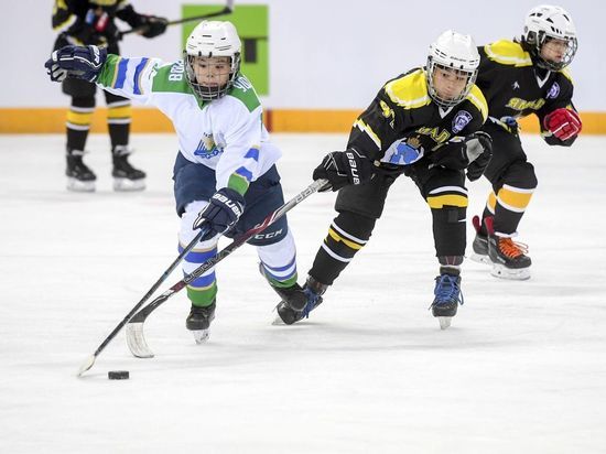 Юные ямальцы сыграли на международном хоккейном турнире «Газпром нефти»