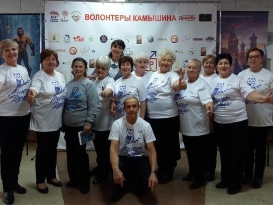 В Волгограде «серебряные волонтеры» обновили прически подопечным