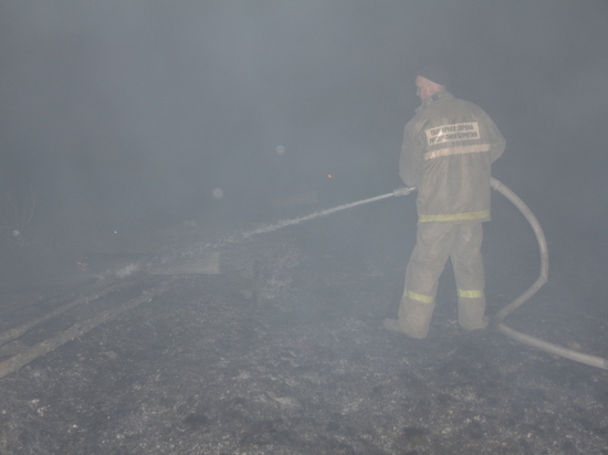 В бурятском селе от лесного пожара пострадали заборы и кладбище
