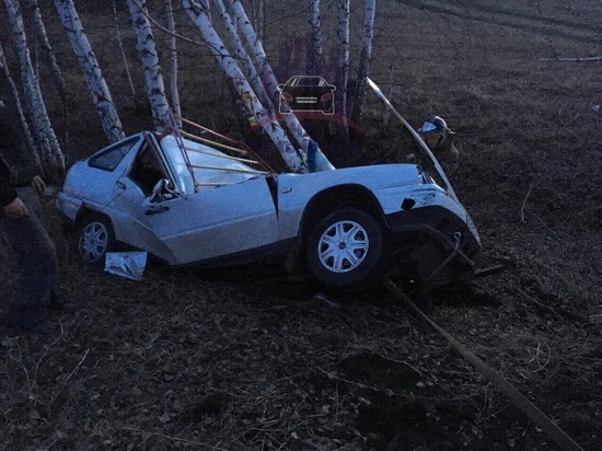 «Ода» на буксировке улетела в деревья по дороге в Красноярск: погибла пассажирка