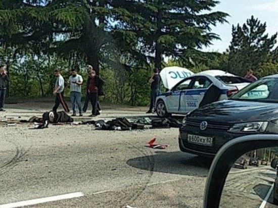 В Крыму мотоциклист погиб, столкнувшись с полицейскими на дороге