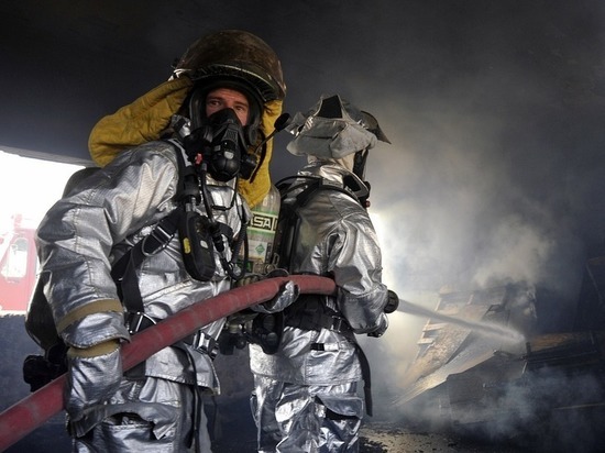 В Набережных Челнах из горящего дома спасли пять жильцов